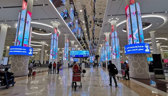 1024px-Dubai_Airport_1.jpg