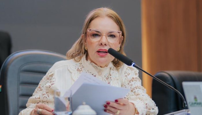 138826_paula-calil-3-jpg.jpg