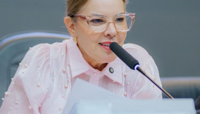 138893_paula-calil-5-jpeg.jpeg