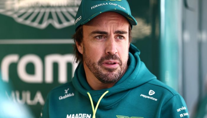 1743023427_fernando-alonso-aston-martin-r.jpg