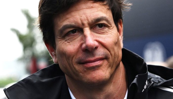 1757750946_toto-wolff-mercedes.jpg
