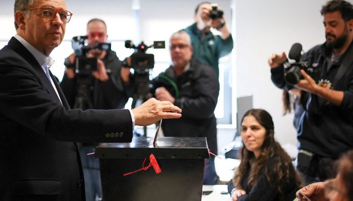2026-02-08t201309z_1_lynxmpem170fp_rtroptp_4_portugal-election-president.jpg