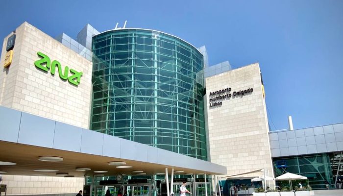 Aeroporto_Humberto_Delgado_Portela_Airport_Aeroporto_de_Lisboa_Lisbon_Portugal_51323558287.jpg Aeroporto_Humberto_Delgado_Portela_Airport_Aeroporto_de_Lisboa_Lisbon_Portugal_51323558287.jpg