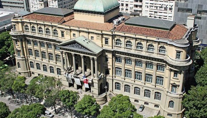 Biblioteca-Nacional-Rio-de-Janeiro-Halleypo.jpg Biblioteca-Nacional-Rio-de-Janeiro-Halleypo.jpg