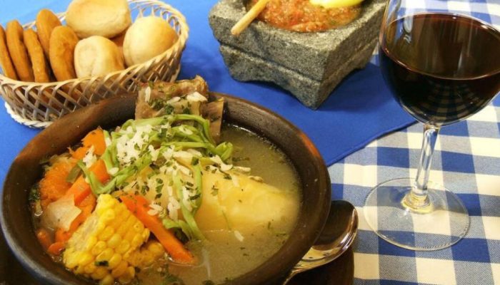 Cazuela_de_Vacuno_en_plato_de_greda.jpeg Cazuela_de_Vacuno_en_plato_de_greda.jpeg