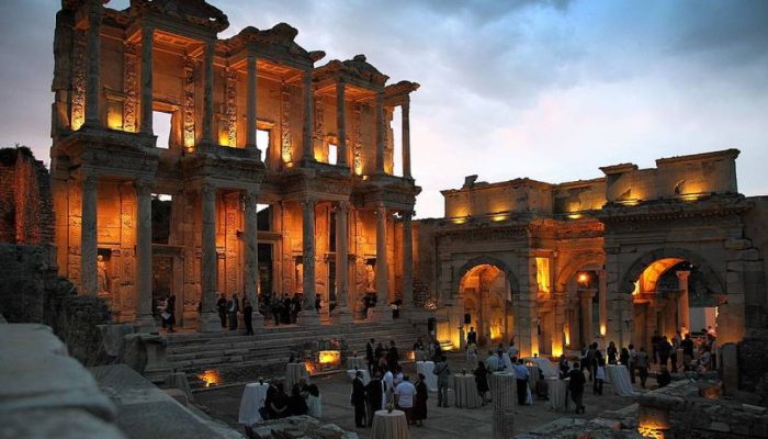Celsus_Library_Ephesus.jpg