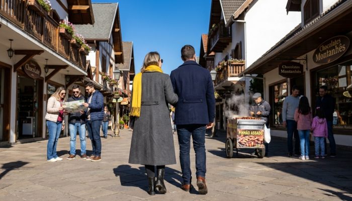 Couple_walks_on_main_street_202605231618.jpg