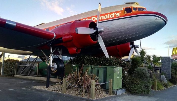 DC-3_of_McDonald_Taupo.jpg