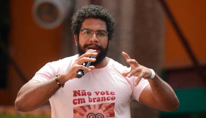 Debate-no-Recife-discute-o-resgate-da-politica-negra-revolucionaria-no-livro-Africa-Vermelha.jpg