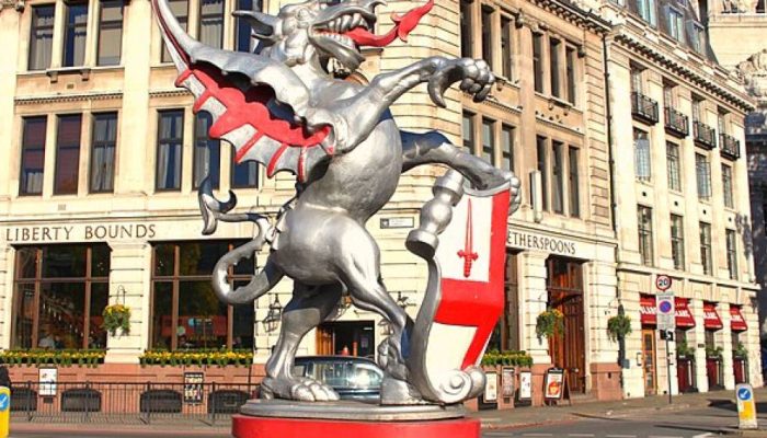 Estatuas-de-Dragao-em-Londres.jpg Estatuas-de-Dragao-em-Londres.jpg