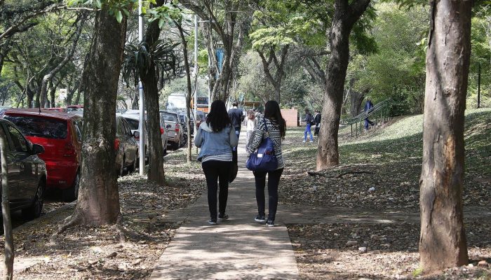 Estudantes-usp.jpg Estudantes-usp.jpg