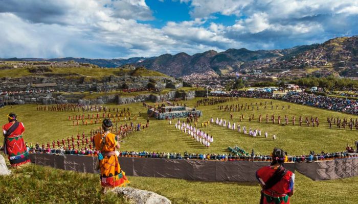 Festival-del-Inti-Raymi-en-la-fortaleza-de-Sacsayhuaman.jpeg Festival-del-Inti-Raymi-en-la-fortaleza-de-Sacsayhuaman.jpeg