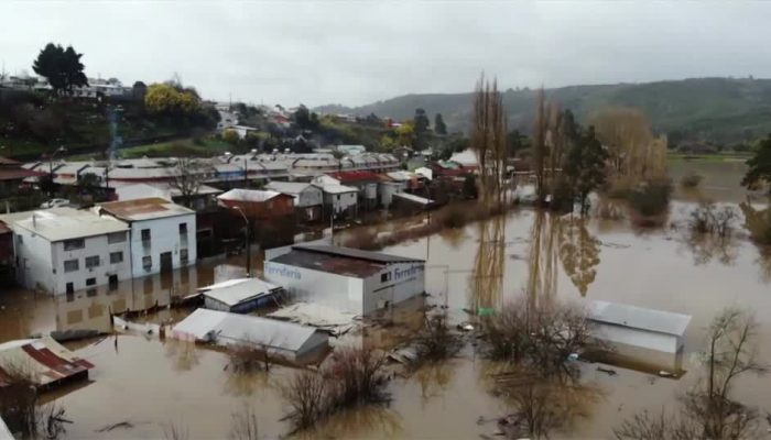 Imagens-de-drone-mostram-a-dimensao-das-enchentes-no-sul-do-Chile.jpg