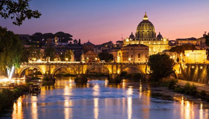 Large-Rome-by-moonlight.jpg Large-Rome-by-moonlight.jpg