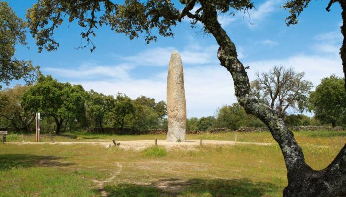 Menir-da-Meada-credito-Turismo-do-Alentejo-1.jpg