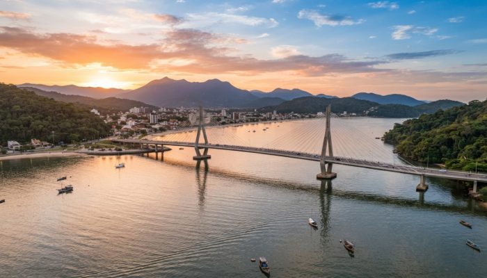 New_Guaratuba_Bridge_crossing_bay_202607111536.jpg