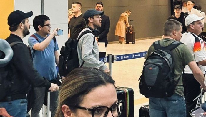 O-piloto-Sebastian-Vettel-desembarcou-em-SP-e1762257823993.jpg