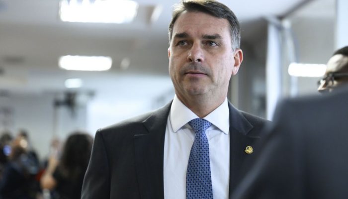 O-senador-Flavio-Bolsonaro.jpg