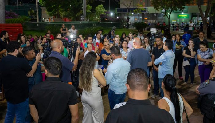 PREFEITO-E-SERVIDORES-EM-ASSEMBLEIA.jpeg PREFEITO-E-SERVIDORES-EM-ASSEMBLEIA.jpeg