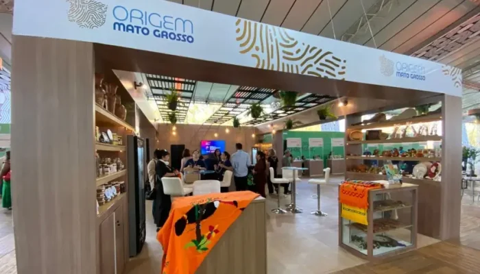 Para-garantir-a-representatividade-de-todo-o-Estado-o-Emporio-Origem-reune-produtos-vindos-de-divers.webp Para-garantir-a-representatividade-de-todo-o-Estado-o-Emporio-Origem-reune-produtos-vindos-de-divers.webp