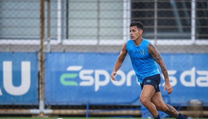 Pavon-atacante-do-Gremio.png Pavon-atacante-do-Gremio.png