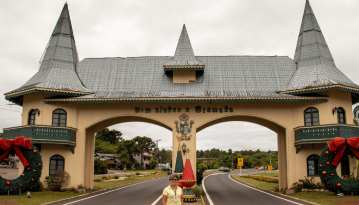 Portico-de-Gramado-Entrda-Via-Taquara-1-1000×600.png Portico-de-Gramado-Entrda-Via-Taquara-1-1000x600.png