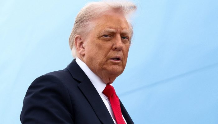 Presidente-dos-EUA-Donald-Trump-na-base-aerea-de-Andrews-em-Maryland.jpg Presidente-dos-EUA-Donald-Trump-na-base-aerea-de-Andrews-em-Maryland.jpg