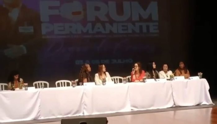 Promotora-repreende-apresentacao-de-criancas-em-duque-de-caxias-1.jpeg