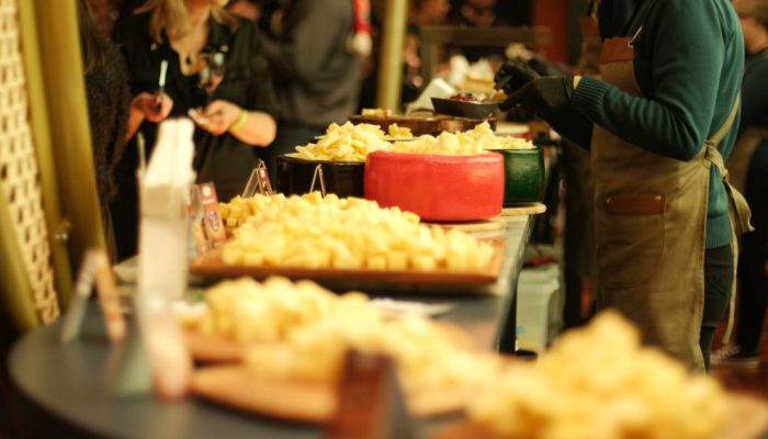 Queijos-FestiQueijo-_-Credito-Lynkon-Mollossi-1.jpg