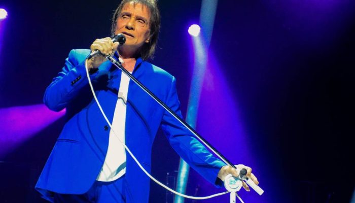 Roberto_Carlos_Credicard_Hall_44435767951.jpg Roberto_Carlos_Credicard_Hall_44435767951.jpg