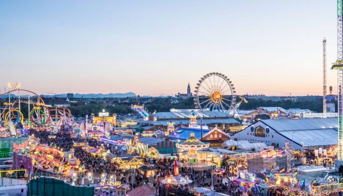 Theresienwiese-Oktoberfest-Munique-Alemanha.jpg