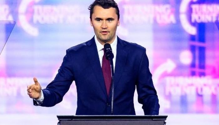ativista-pro-trump-charlie-kirk-discursa-no-evento-america-fest-2024-em-phoenix-no-arizona-eua-em-22.jpeg ativista-pro-trump-charlie-kirk-discursa-no-evento-america-fest-2024-em-phoenix-no-arizona-eua-em-22.jpeg