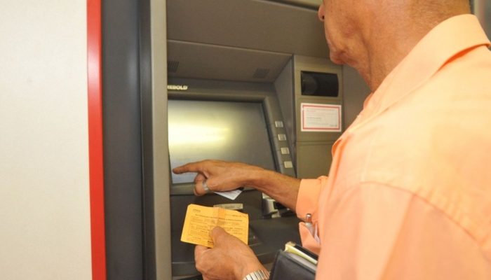 banco.jpg banco.jpg