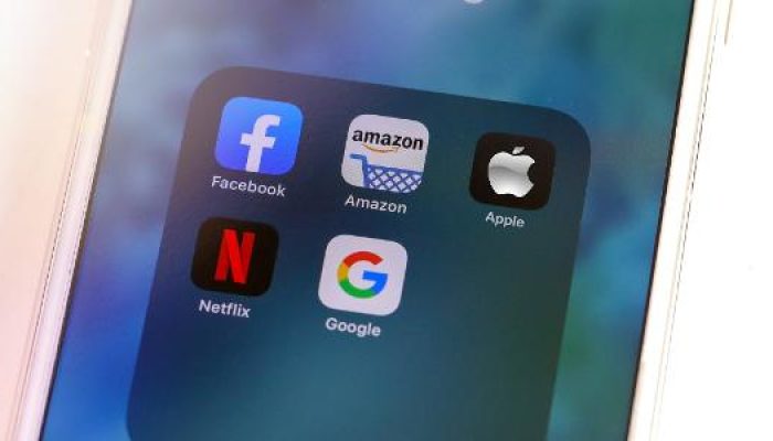 big-tech-facebook-netflix-amazon-apple-google-celular-smartphone-aplicativos-apps-1603737471326_v2_6.jpeg