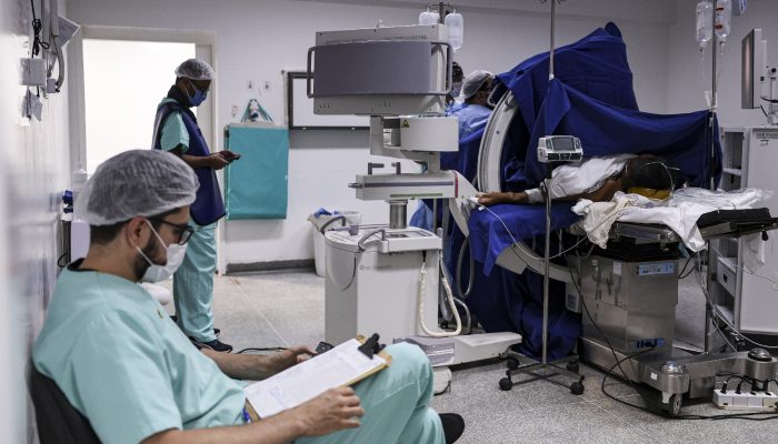 boom-medicos-fragiliza-assistencia-medica-1.jpg