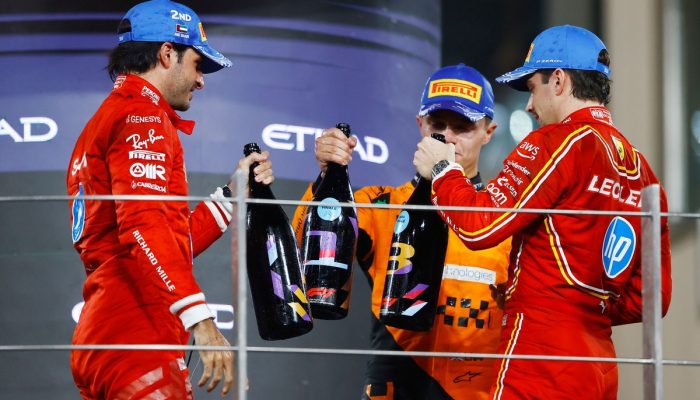 carlos-sainz-scuderia-ferrari-.jpg carlos-sainz-scuderia-ferrari-.jpg