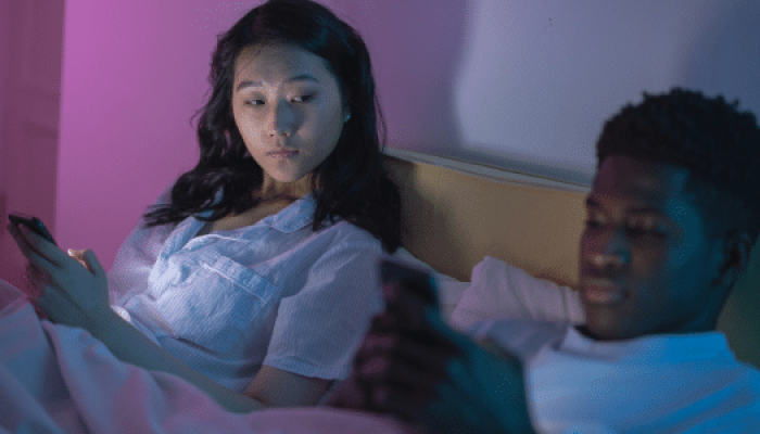 casal-na-cama-celular-1755032618487_v2_615x300.png casal-na-cama-celular-1755032618487_v2_615x300.png