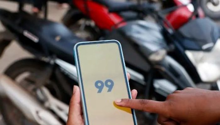 celular-com-tela-do-app-99-com-motocicletas-em-segundo-plano-mototaxi-1737380533434_v2_615x300.jpg