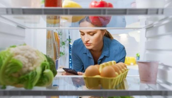 celular-na-geladeira-ajuda-a-salvar-a-bateria-1616502892159_v2_615x300.jpg celular-na-geladeira-ajuda-a-salvar-a-bateria-1616502892159_v2_615x300.jpg