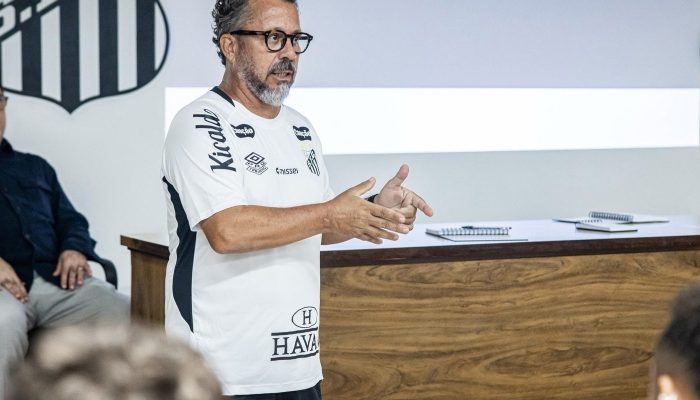 cleber_xavier_contrato_tecnico_santos.jpg cleber_xavier_contrato_tecnico_santos.jpg