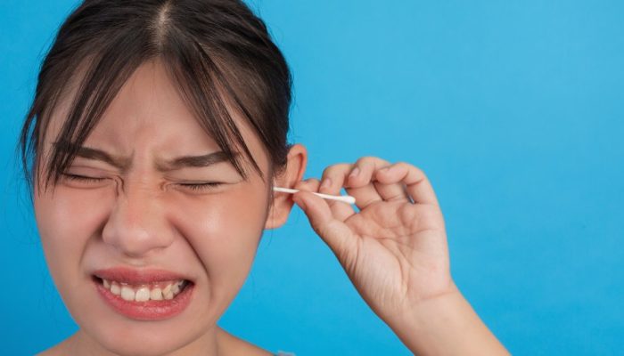 coceira-na-orelha-causas-cuidados.jpg coceira-na-orelha-causas-cuidados.jpg