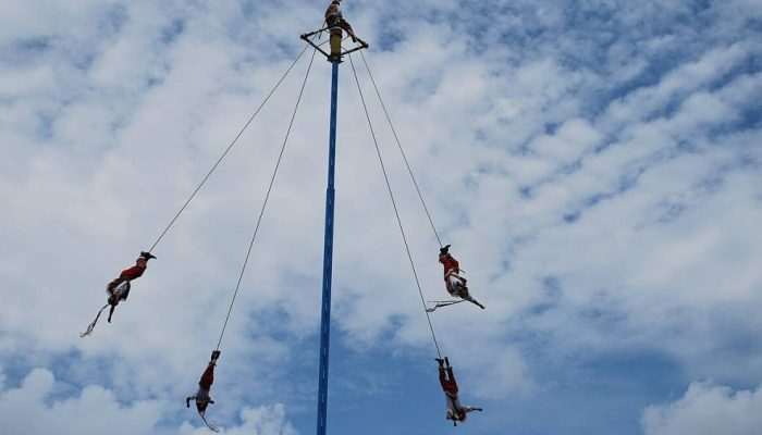 danza-voladores-mexico.jpg