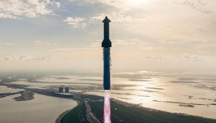 espaconave-starship-da-spacex-aterrissando-de-base-de-lancamento-no-texas-eua-1756293684543_v2_615x3.jpeg espaconave-starship-da-spacex-aterrissando-de-base-de-lancamento-no-texas-eua-1756293684543_v2_615x3.jpeg