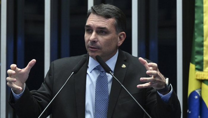 flavio-bolsonaro-carlos-moura-as.jpg
