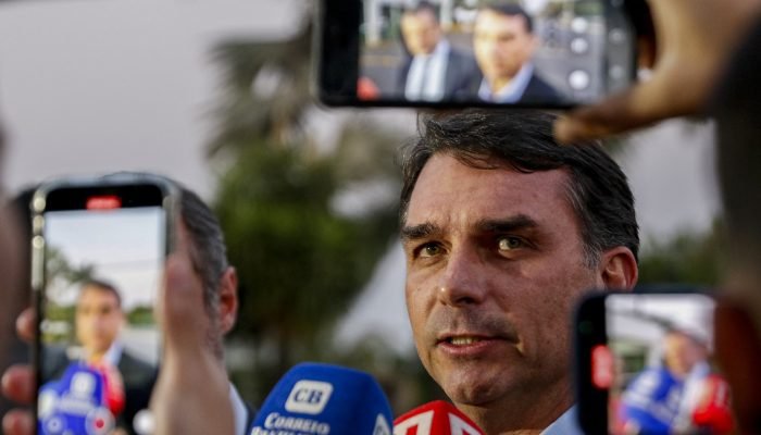 flavio-critica-moraes-visita-bolsonaro-dia-dos-pais.jpg
