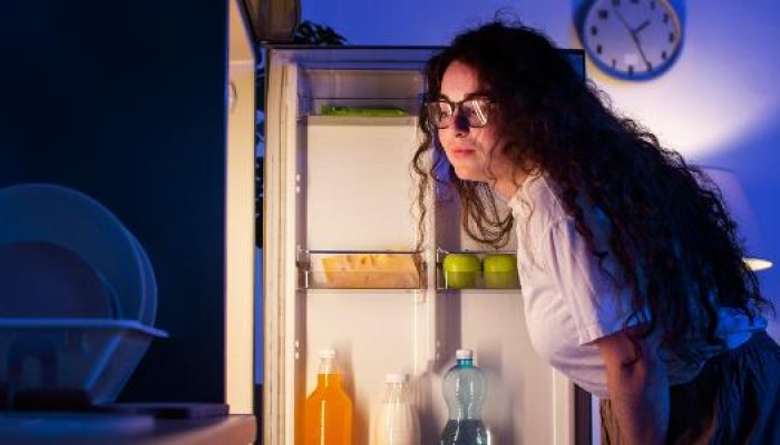 geladeira-a-noite-1756836338932_v2_615x300.jpg