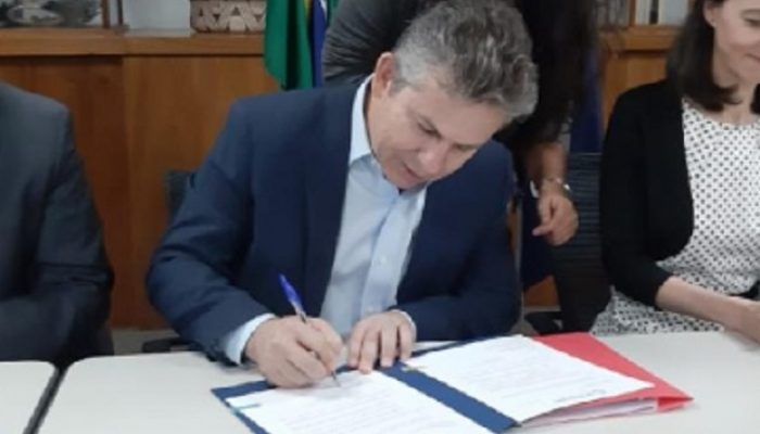 governador_mauro_mendes_assina_contrato_com_o_banco_mundial_para_emprestimo_de_us_250_milhoes_foto_p.jpeg