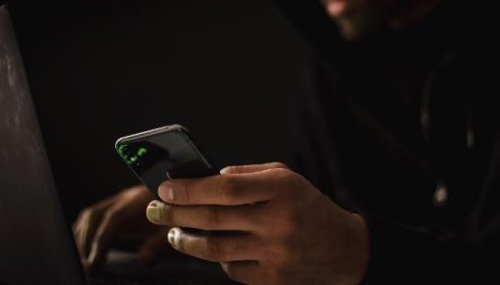 hacker-iphone-celular-smartphone-ciberseguranca-laptop-notebook-1626980688826_v2_615x300.jpg hacker-iphone-celular-smartphone-ciberseguranca-laptop-notebook-1626980688826_v2_615x300.jpg