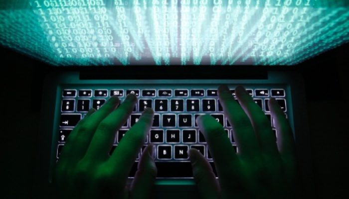 homem-digita-em-um-teclado-de-computador-hacker-seguranca-roubo-de-informacoes-cibercrime-cibercrimi.jpeg homem-digita-em-um-teclado-de-computador-hacker-seguranca-roubo-de-informacoes-cibercrime-cibercrimi.jpeg
