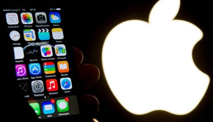 ilustracao-mostra-tela-do-iphone-ao-lado-de-logotipo-da-apple-1743423629789_v2_615x300.jpg ilustracao-mostra-tela-do-iphone-ao-lado-de-logotipo-da-apple-1743423629789_v2_615x300.jpg